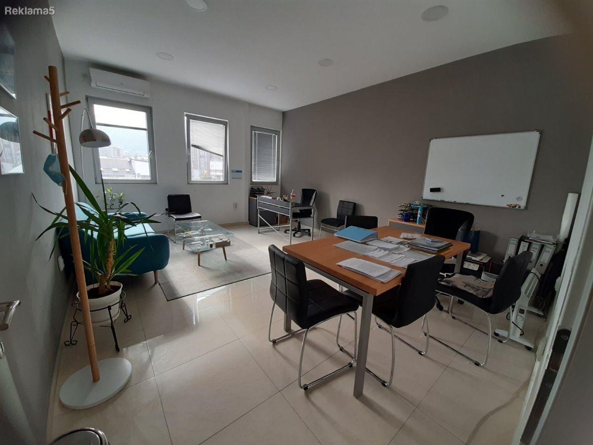 ATTRACTIVE BUSINESS SPACE OFFICES 170M2 150M FROM THE SQUARE