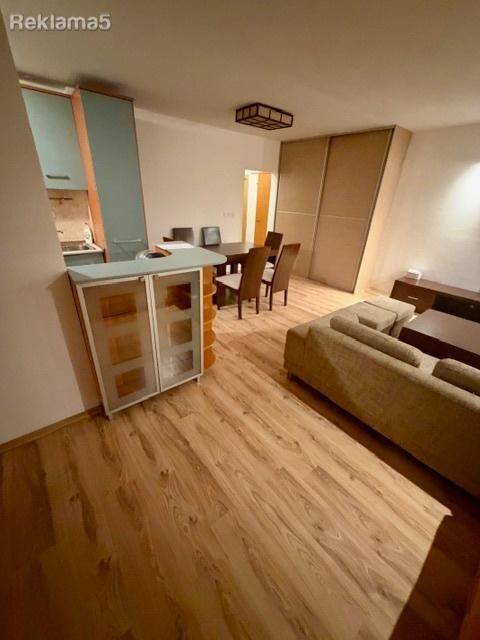 Stan vo Aerodrom 63m2 so 1 spalna so dvor 20m2