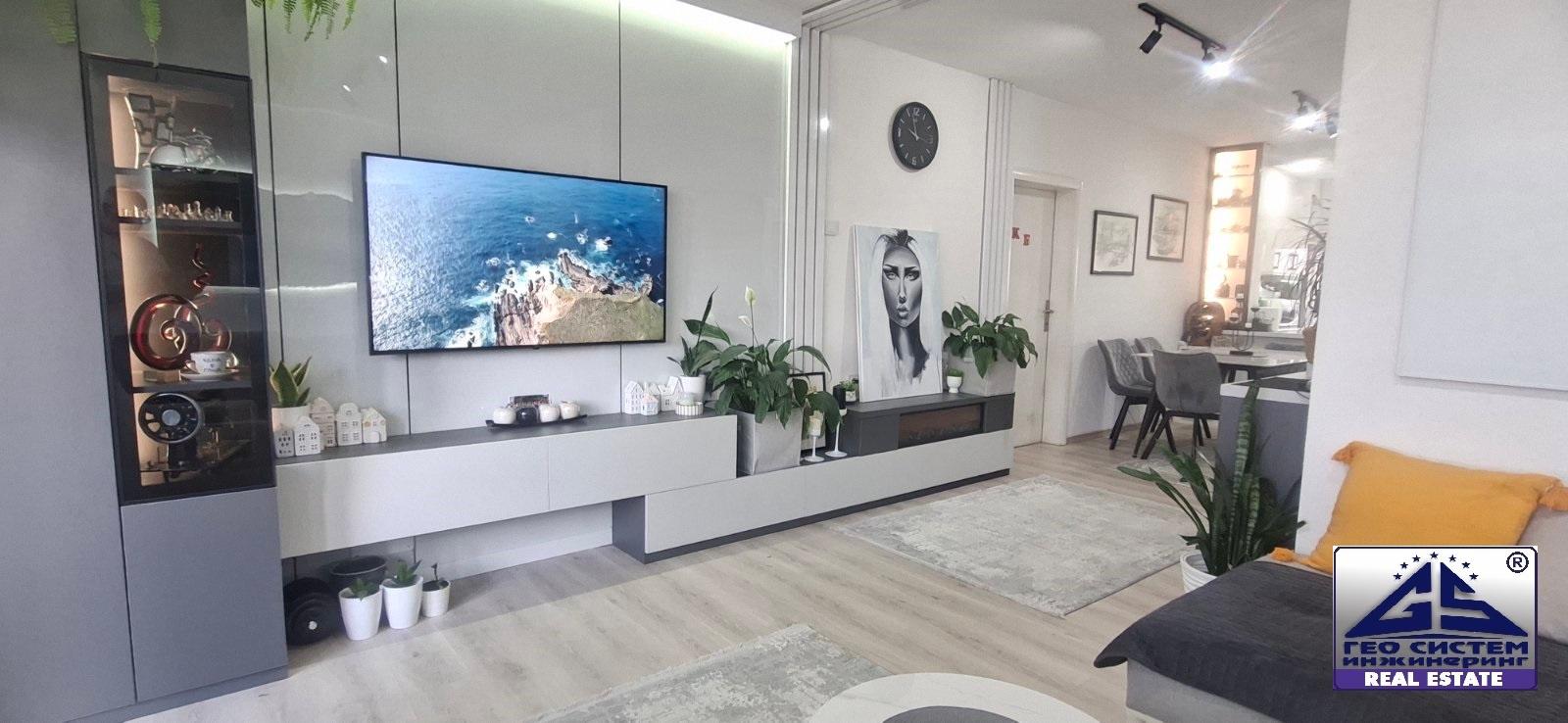 THREE-ROOM APARTMENT IN OHRID
