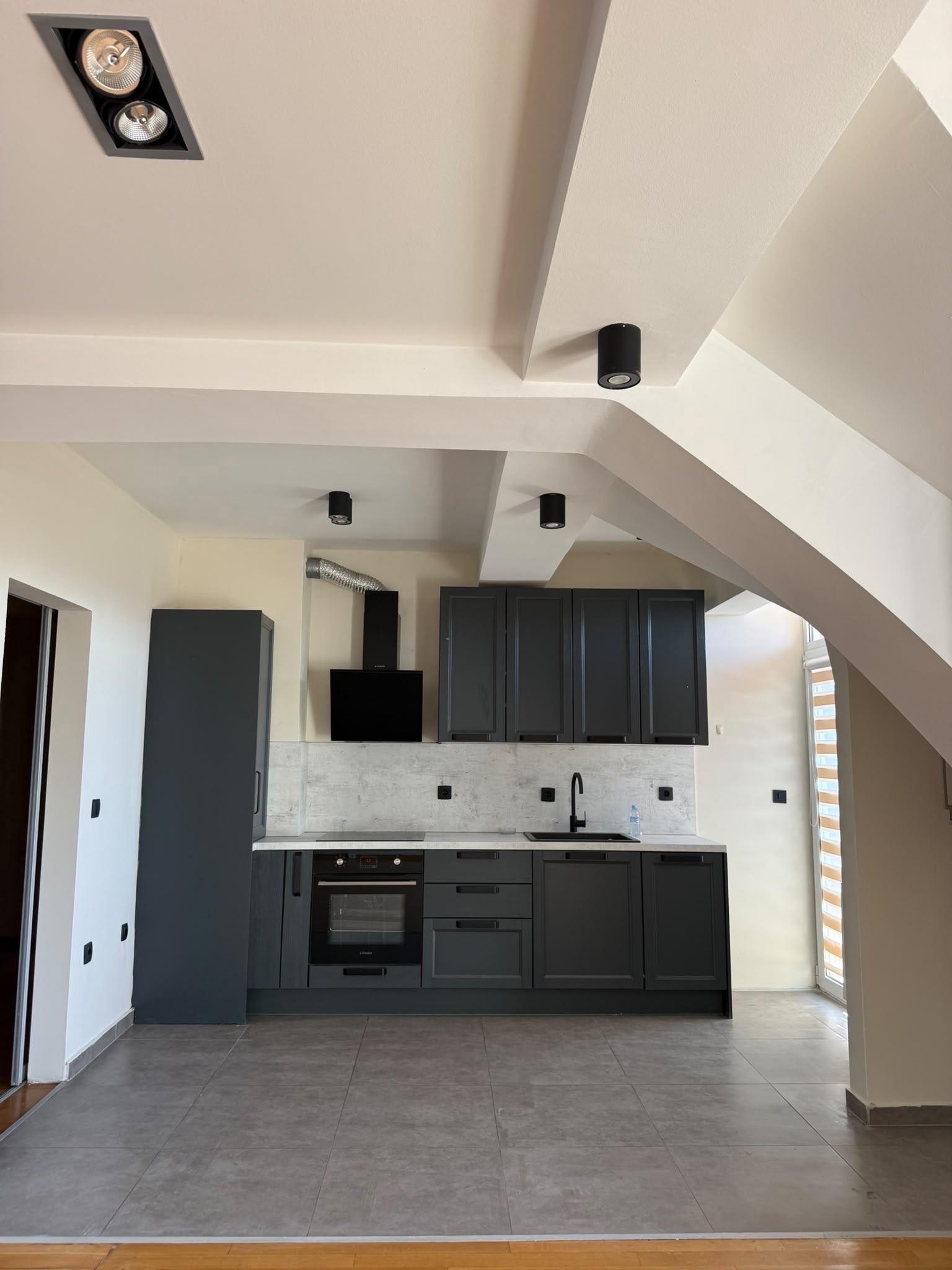 Se prodava stan 75m2 vo Taftalidze