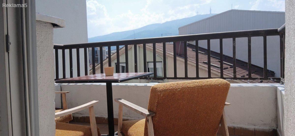 Trosoben namesten 70m2 Centar-Univerzalna