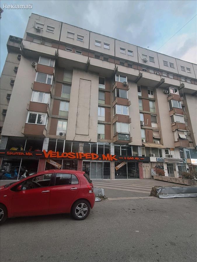Се продава стан од 56 м2 спроти Рамстор мол