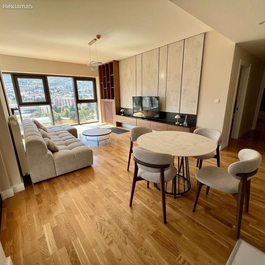 An apartment of 82 m2 is for rent in Centar