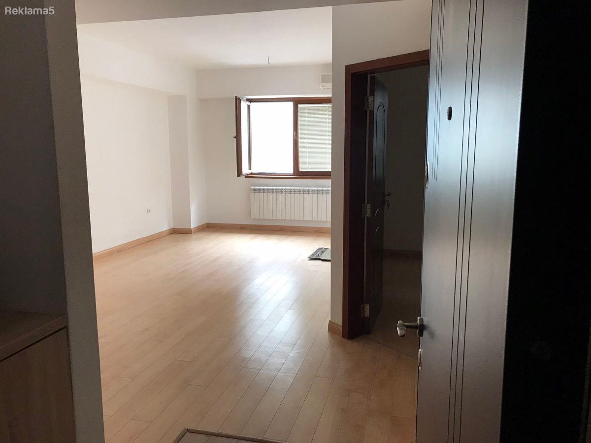 Se izdava prazen stan vo Grand Prestidz 50m2 so parking