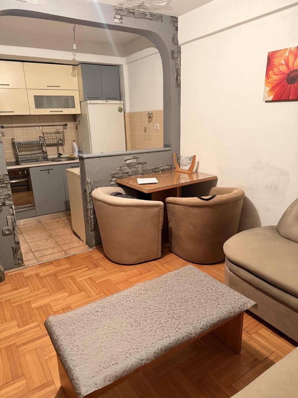 SE PRODAVA TROSOBEN STAN VO KISELA VODA