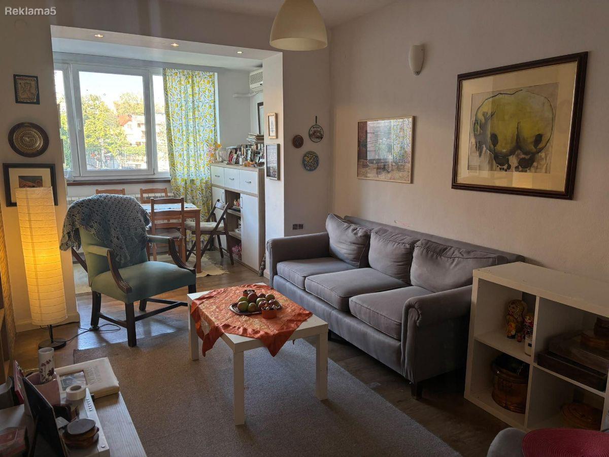 Se prodava stan so tri spalni 91m2 vo Karpos 1