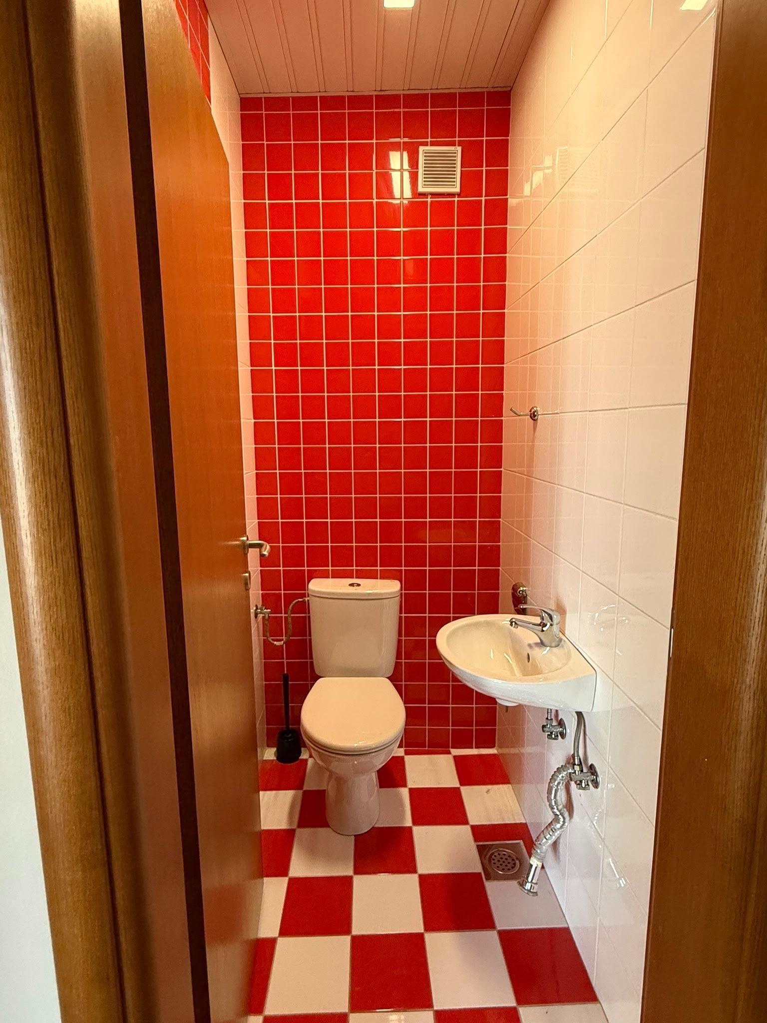 SE PRODAVA DVOSOBEN STAN VO KARPOSH, TAFTALIDZE