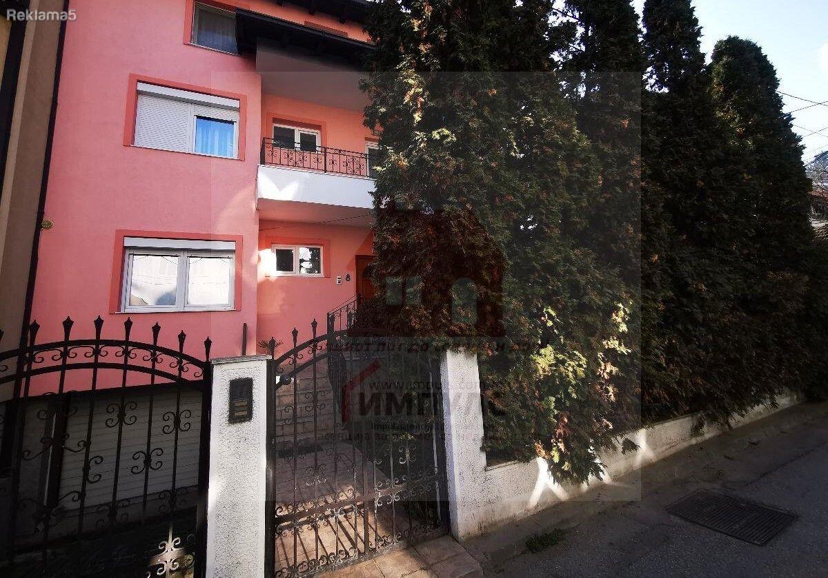 SE PRODAVA SAMOSTOJNA KUKJA NA VODNO