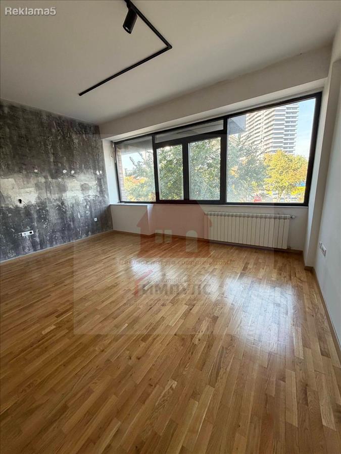 SE IZDAVA PRAZEN DELOVEN PROSTOR VO VENTAR