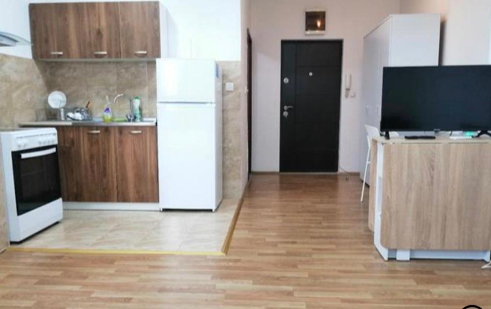 SE IZDAVA GARSONJERA CENTAR