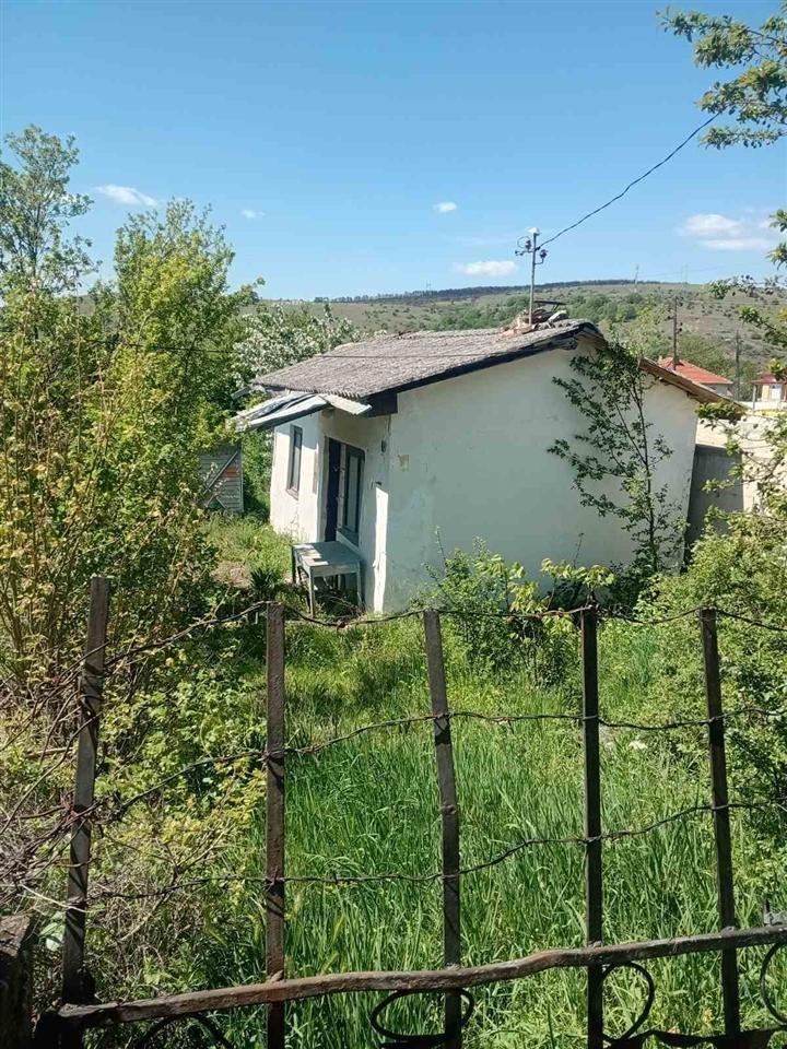 СЕ ПРОДАВА ПЛАЦ ВО ГЛУВО – БРАЗДА