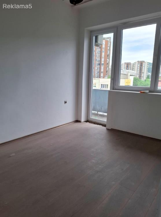 Се продава стан во Центар 83m2