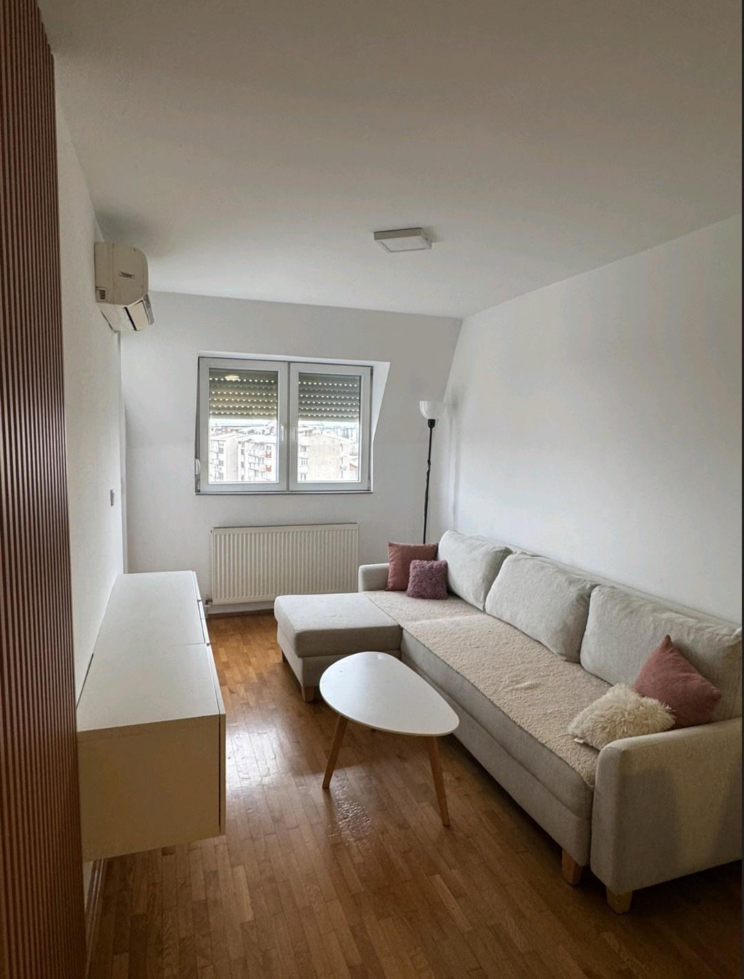 Izdavam ednosoben stan 40m2