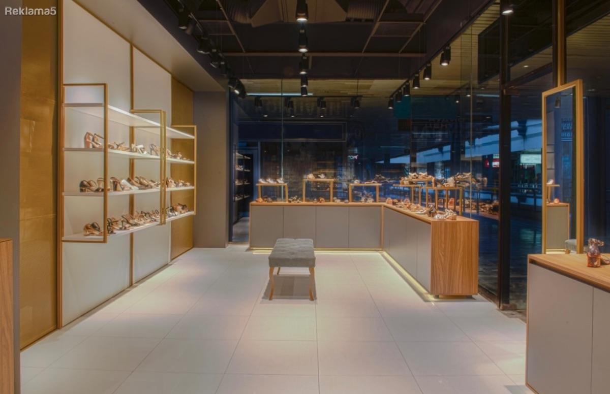 BUSINESS SPACE FOR SALE IN THE CITY SHOPPING CENTER (G.T.C.