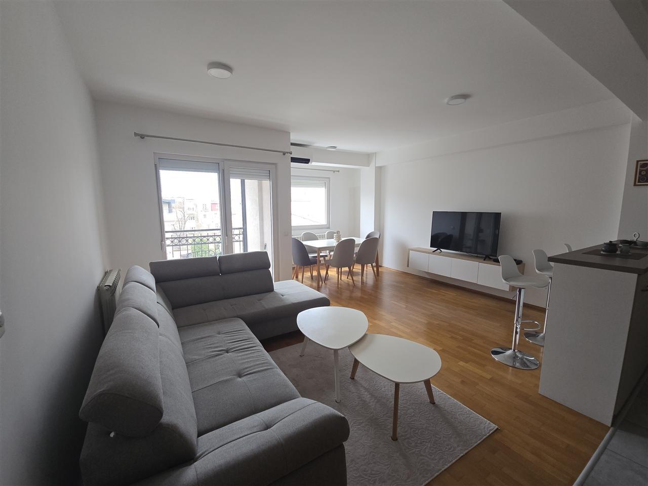 Spacious and modern family apartment next to City Park