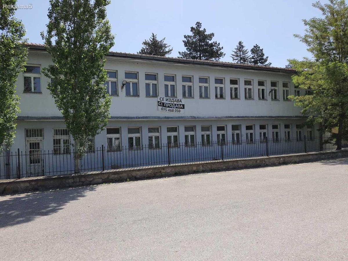 СЕ ПРОДАВА-ИЗДАВА ДЕЛОВЕН ПРОСТОР 420 M2