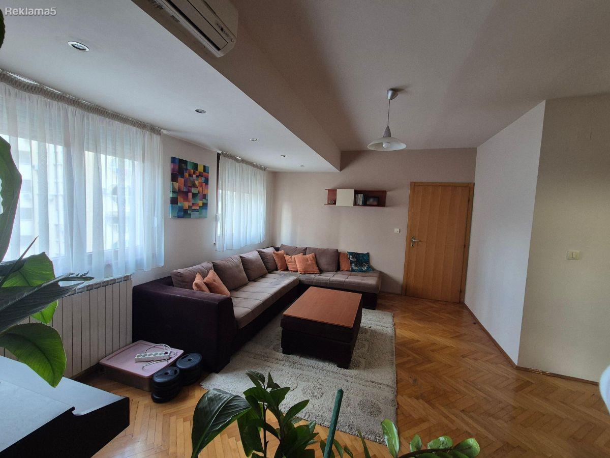 Stan vo Karpos 4 87m2 so 2 spalni renoviran