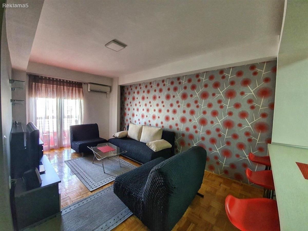 Ekskluzivno! Luksuzen stan 52m2 vo Centar (do Univerzalna)