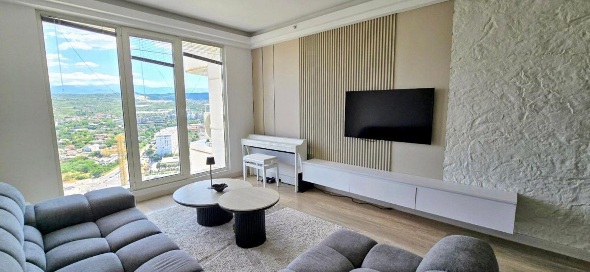 64 m2 apartment for rent in Aerodrom